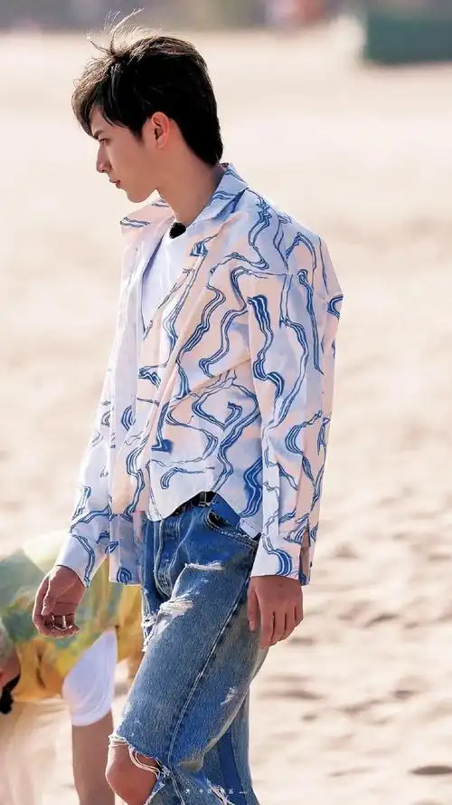 刘耀文无限超越班##时代少年团今日海边路透