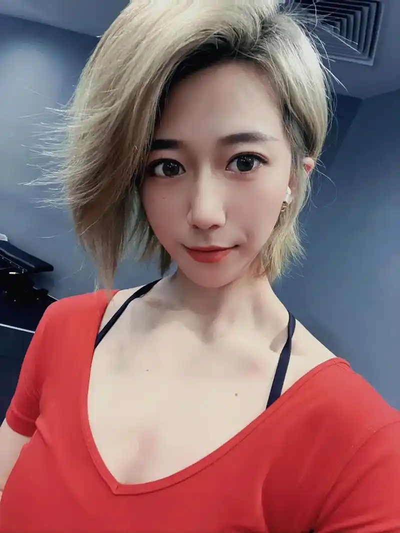 大家都开工了么#叶彤 #fyp #健身日常 - 抖音