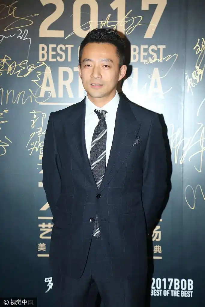 汪小菲遭爆游海岛陪"长发妹" 一见镜头急忙闪人