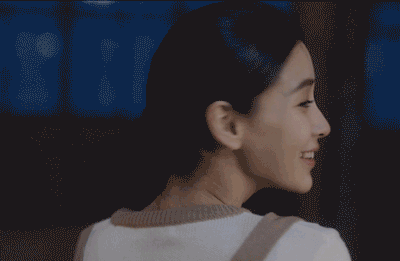 angelababy杨颖回眸一笑gif动图_动态图_表情包下载_soogif