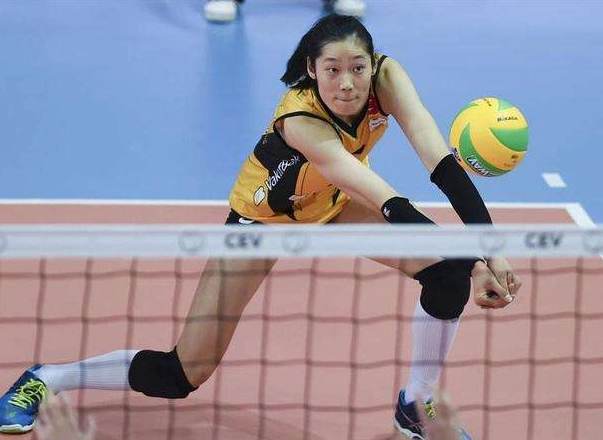 中国体坛经典肌肉!朱婷的手臂,孙杨的腹肌,国足肌肉大家都知道