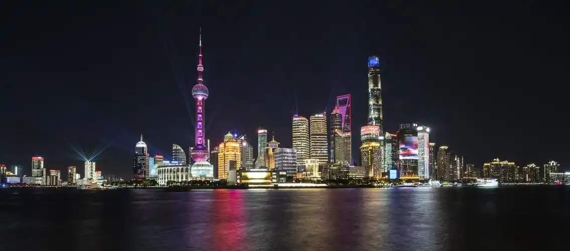 光影秀律动黄浦江