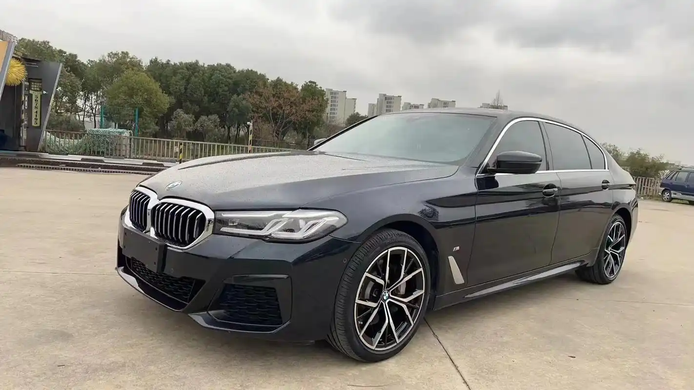 21年8月宝马530lim尊享运动版,一手车,铁件原版原漆