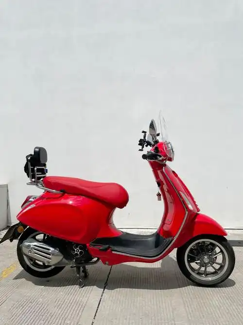 vespa | 150改色 高冷的白色换成热烈的红色