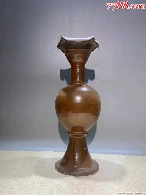 宋代紫金釉花口花觚瓶