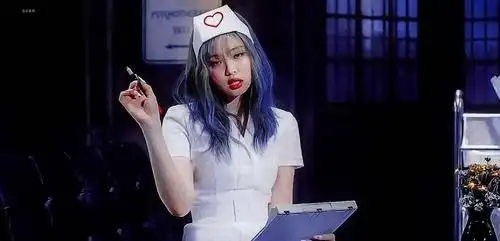 yg小公主jennie引争议,新歌的护士造型到底是谁的锅?