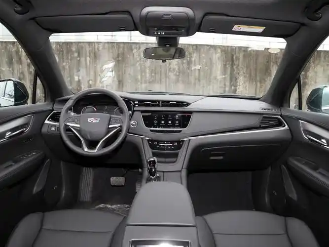 上汽通用凯迪拉克 凯迪拉克xt6 2021款 2.0t 七座四驱风尚型