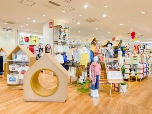 全球首座「优衣库公园」上线!这家旗舰店,简直就是大型主题公园