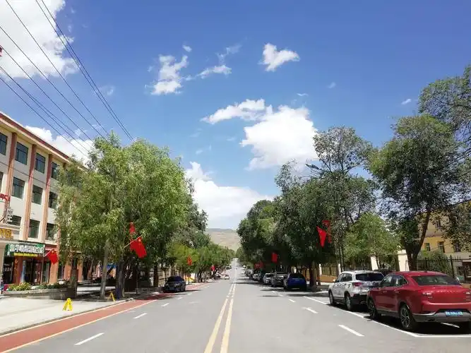 几回回梦里龙羊峡