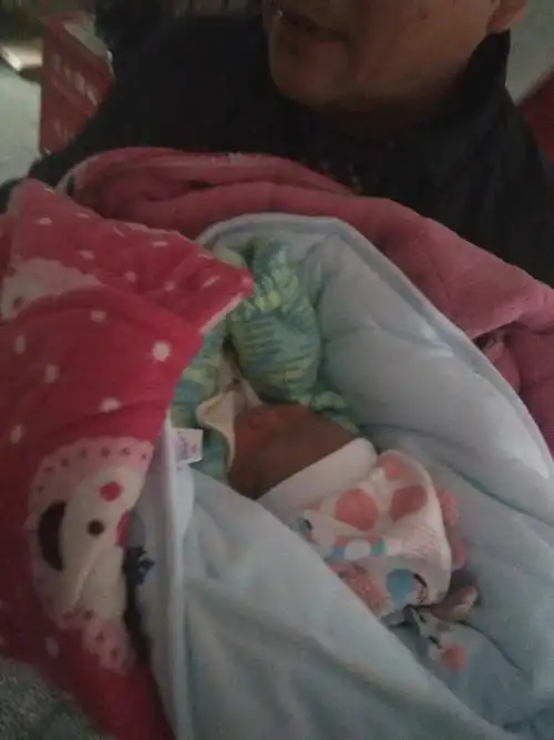 今早一女婴放在义乌福利院门口孩子父母在哪