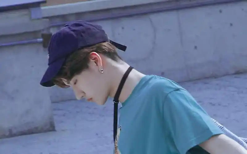 王一博俊朗冷酷时尚写真,高清图片,电脑桌面-壁纸族