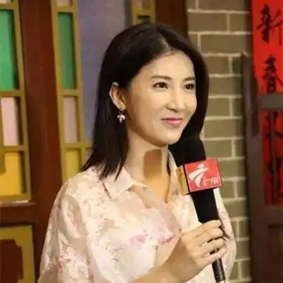 她是电视台当家花旦与任永全被称为金童玉女如今怎样了