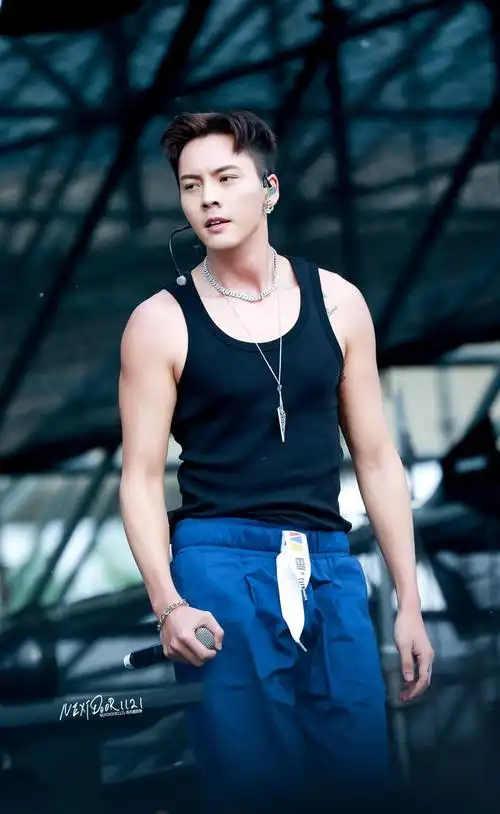 陈伟霆的身材一级棒