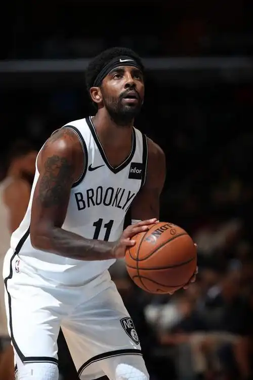 欧文:如果是湖人的话,可以降薪1000万!