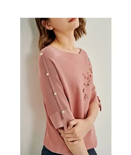 朗姿雾霾粉刺绣冰丝针织夏薄款一字肩宽松上衣女设计感小众 雾霾粉色