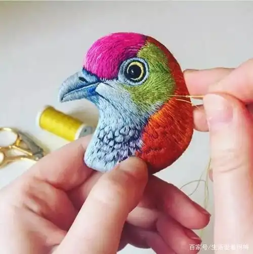 只用简单的几种刺绣针法,绣出立体感超强的动物,像活的一样!
