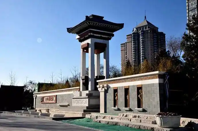 据说以前叫"丰宣公园".