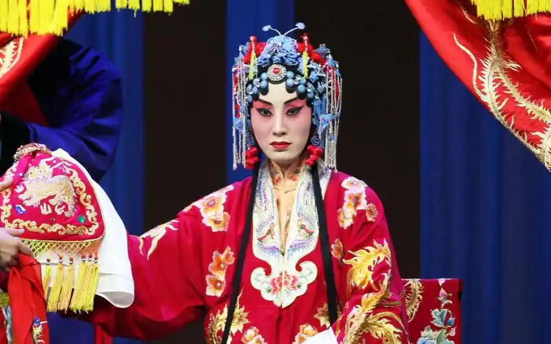 京剧锁麟囊耳听得悲声惨建议戴耳麦观看张火丁2015年上海大剧院外录