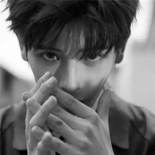 男人黑白头像男人味