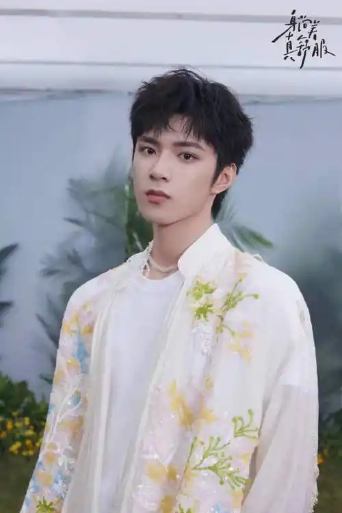 刘耀文 十八迎焰势执梦拥灿阳##刘耀文0923生日快乐