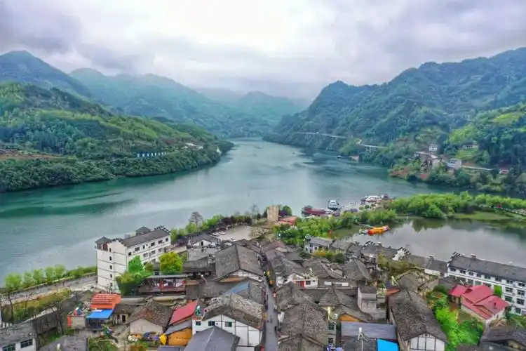 石泉旅游路线信息介绍