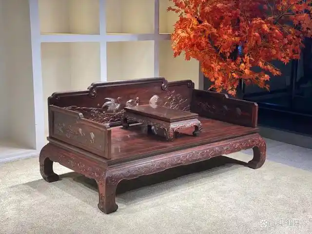 罗汉床icon,有人称为僧人所用,故称罗汉床,罗汉床