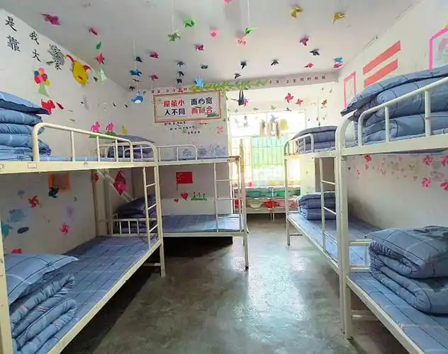 丙妹镇雍里小学最美教室最美寝室亮丽评比活动