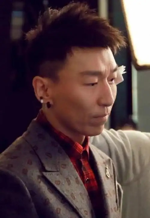 陈羽凡新恋情曝光!女方曾微博暗示?结局亮了!