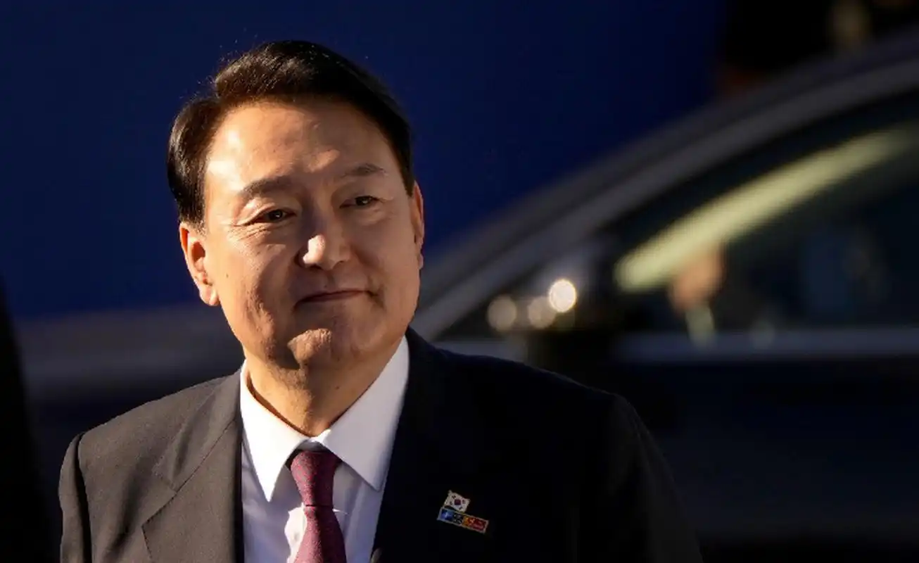 然而这次访美也引起了一些争议,韩国共同民主党批评