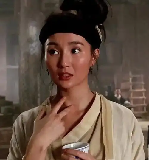 当年张曼玉拍完新龙门客栈一场戏后被徐克搂脖夸赞今晚加餐