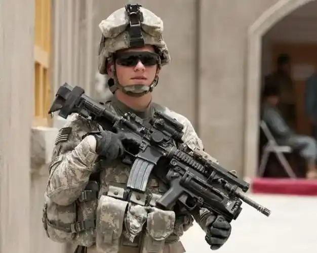 一个美国大兵装备多少钱?战场上杀死一个都难,3个例子道出真相