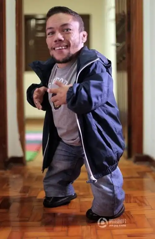 [网络资源] 爱与身高无关 世界最矮情侣身高不足0.9米