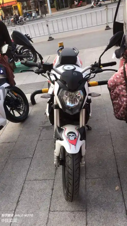 二手摩托车贝纳利 红宝龙 tnt 150i