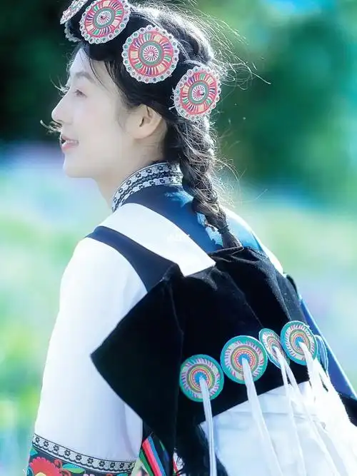 丽江约拍纳西少女写真