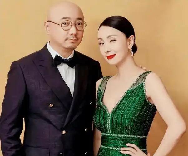 亲眼看到徐峥梅开三度老婆陶虹却坚持不离婚究竟图什么