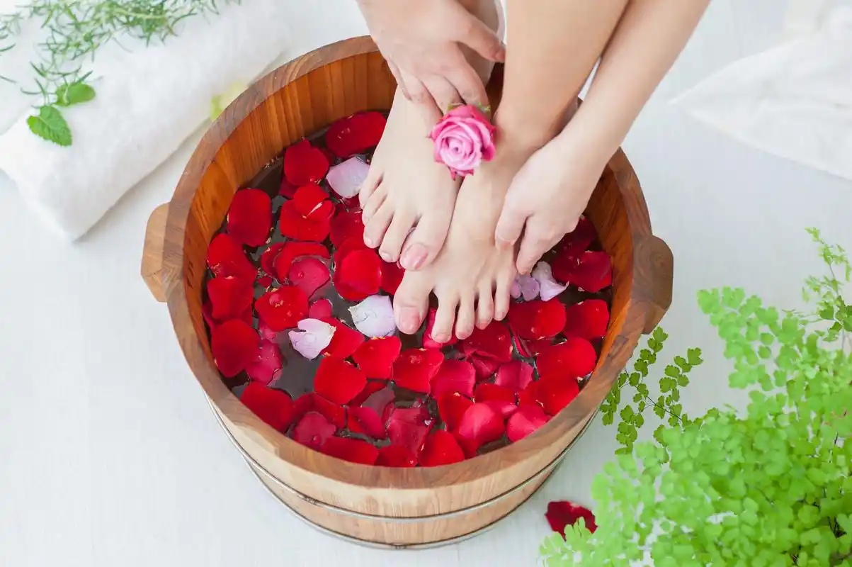 有些女性下焦比较虚寒,也就是常见的小肚子冷