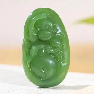 和田玉灵猴献寿男士吊坠天然新疆碧玉生肖猴女款挂件玉石项链36g