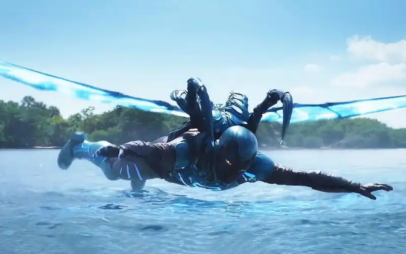 外星生物科技附身!dc新电影《蓝甲虫》首曝预告,拉丁裔超级英雄!