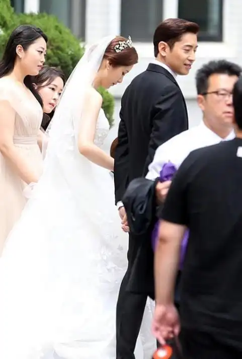 神话组合eric大婚 让我们看看都有那些漂亮的婚纱|婚纱|神话组合|结婚