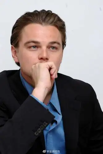 小李子自拍#莱昂纳多迪卡普里奥 听说帅的人自拍都很迷,曾经的"jak""