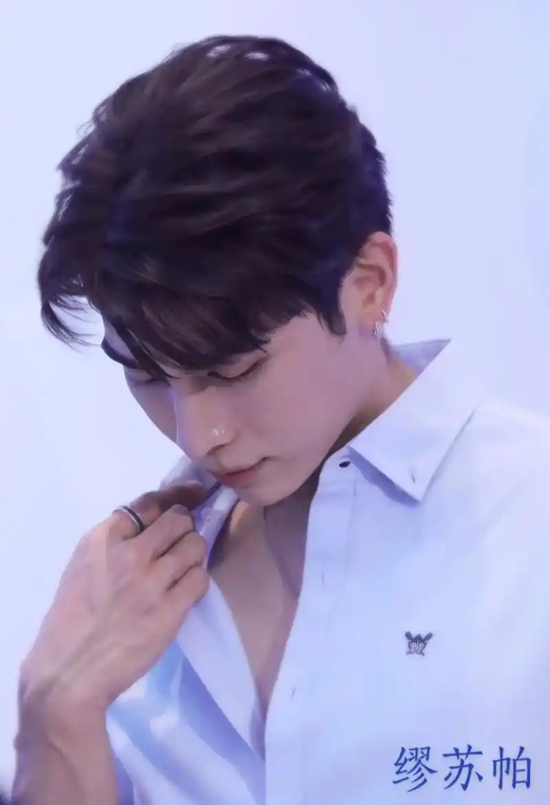壁纸分享 缪苏帕#颜值爆表 宝藏男孩#抖音图文来了 #抖音 - 抖音