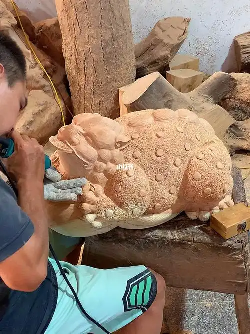 木雕金蟾根雕招财摆件工艺品