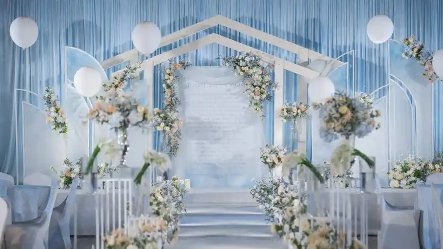 婚礼策划大家都很好理解,就是婚礼现场的布置,像这种婚礼策划收费会