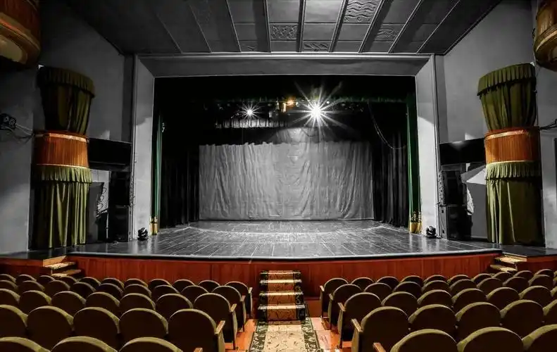 舞台机械的幕布设计_演出_大幕_作用