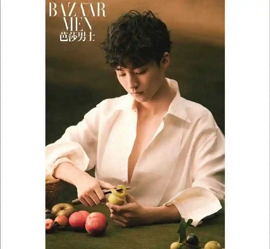 王俊凯目前唯一拿下时尚芭莎&芭莎男士两本芭莎系列双金九单封的明星