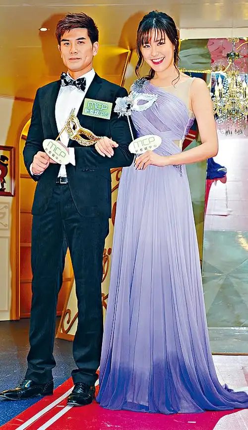 刘佩玥孖伍允龙预演结婚