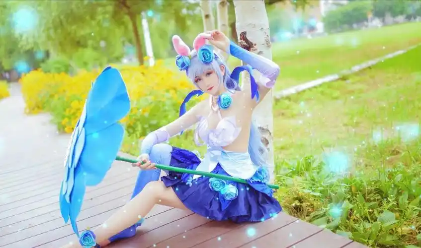 腿上的丝带玫瑰太梦幻了兔兔公孙离cos