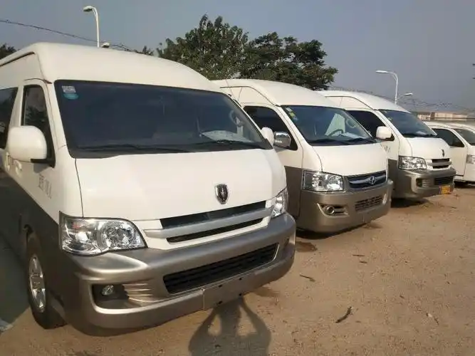 青岛2018年9月九龙金杯大海狮白色手动挡