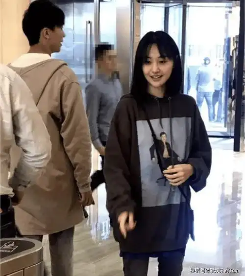 原创王思聪预言成真看看逃至美国3年的郑爽她的现状令人唏嘘