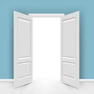 敞开的大门的大海图片